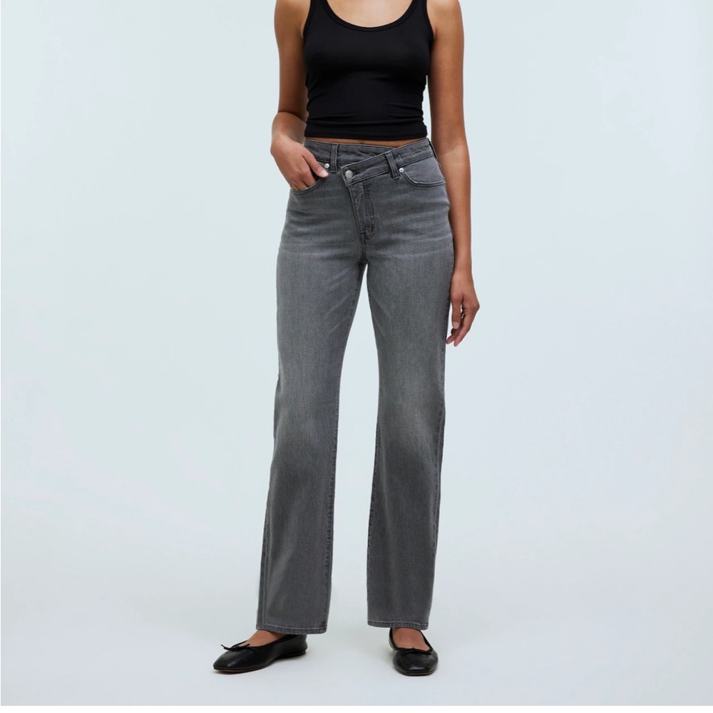 The Petite '90s Straight Jean in Burwick Wash: Cross-Tab Edition